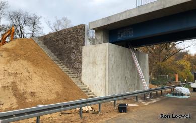 Dipl.-Ing. Michael Girmscheid und Dipl.-Ing. Thorsten Balder und ihre Schnellbaubrücke